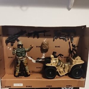Marines play set with vehicle and action figureVehicle is 5" longPoseable Acti